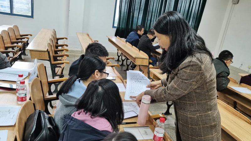 叉车证复审，换证还是续证？揭秘流程与注意事项