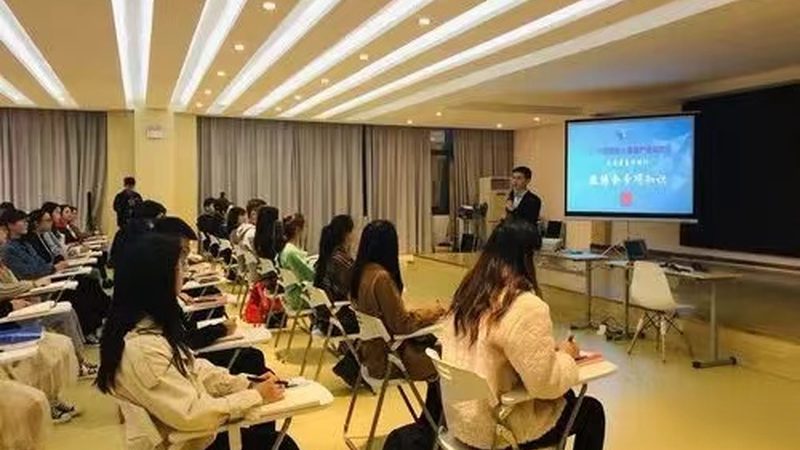 会计资格证培训费用能分期付款吗